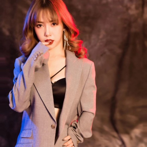 嗨秀秀场-美女视频直播_视频聊天_视频交友_美女主播